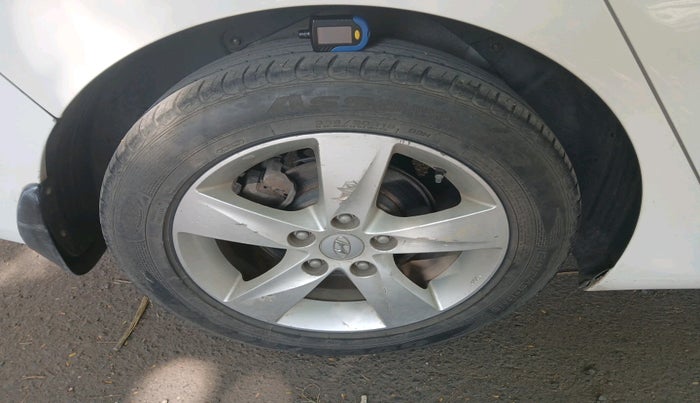 2012 Hyundai New Elantra 1.6 SX AT DIESEL, Diesel, Automatic, 1,45,714 km, tyre