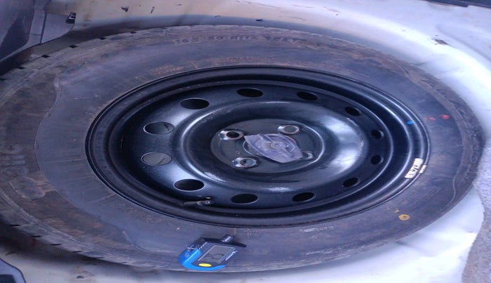 2020 Maruti Swift VXI, Petrol, Manual, 1,20,230 km, tyre