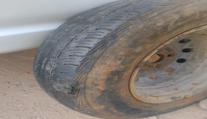 2014 Maruti Swift Dzire TOUR DIESEL, Diesel, Manual, 1,42,545 km, tyre