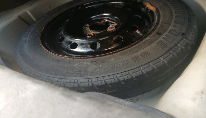 2012 Maruti Swift Dzire VXI, Petrol, Manual, 1,35,699 km, tyre