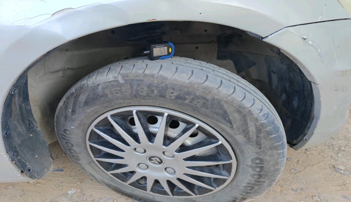 2013 Maruti Swift VXI, Petrol, Manual, 1,08,410 km, tyre