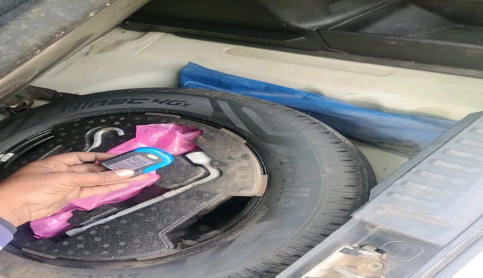 2019 Maruti Vitara Brezza ZDI AMT, Diesel, Automatic, 83,788 km, tyre