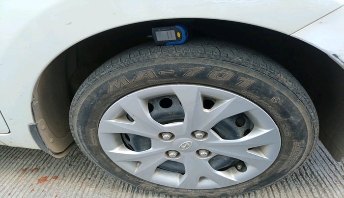 2015 Hyundai Grand i10 SPORTZ 1.2 KAPPA VTVT, Petrol, Manual, 16,295 km, tyre