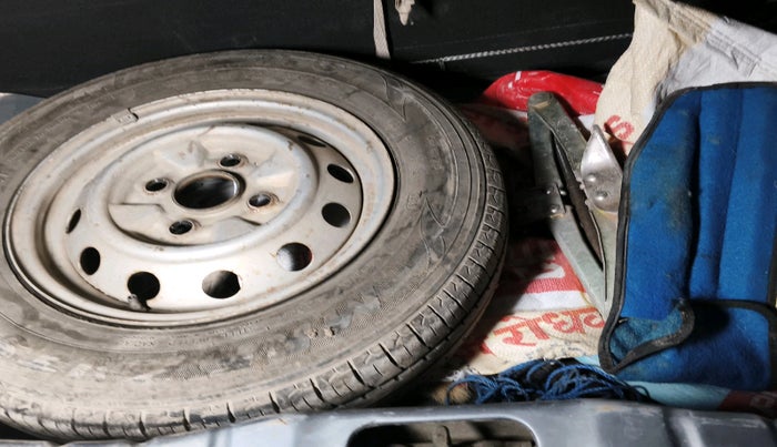 2011 Hyundai Eon D-LITE, Petrol, Manual, 48,868 km, tyre