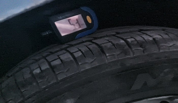 2011 Hyundai Eon D-LITE, Petrol, Manual, 48,868 km, tyre