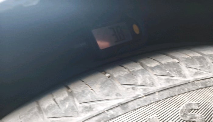 2011 Hyundai Eon D-LITE, Petrol, Manual, 48,868 km, tyre