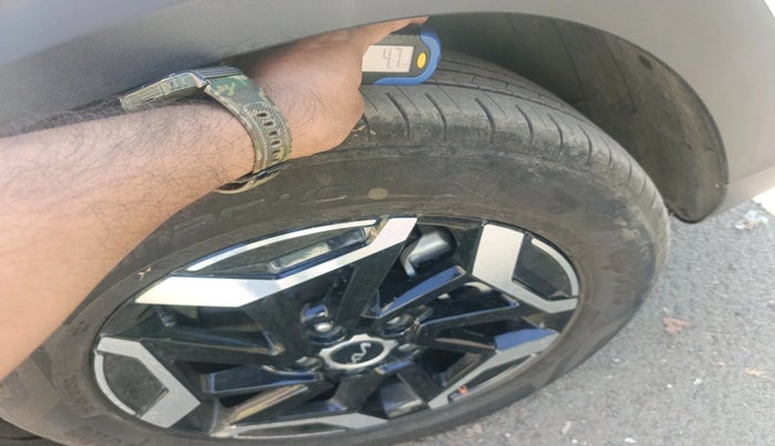 2025 KIA SELTOS HTX 1.5 Diesel MT, Diesel, Manual, 8,392 km, tyre