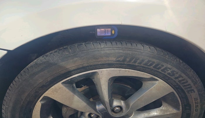 2011 Hyundai Verna FLUIDIC 1.6 CRDI EX, Diesel, Manual, 89,062 km, tyre