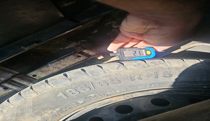 2011 Hyundai Verna FLUIDIC 1.6 CRDI EX, Diesel, Manual, 89,062 km, tyre