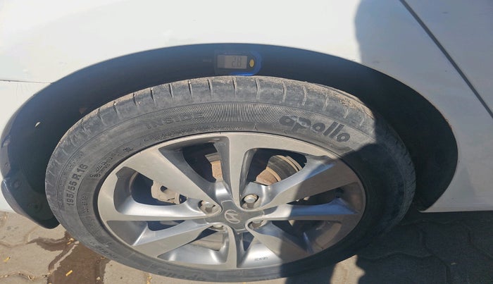 2011 Hyundai Verna FLUIDIC 1.6 CRDI EX, Diesel, Manual, 89,062 km, tyre