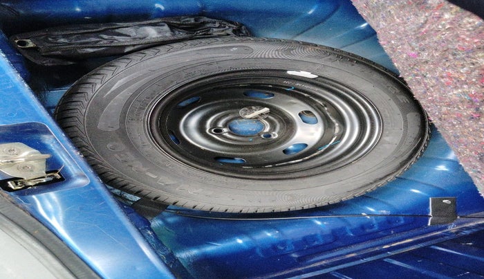 2018 Renault Kwid CLIMBER 1.0 AMT, Petrol, Automatic, 97,970 km, tyre