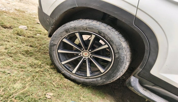 2023 Hyundai Creta EX 1.5 PETROL, Petrol, Manual, 8,417 km, tyre