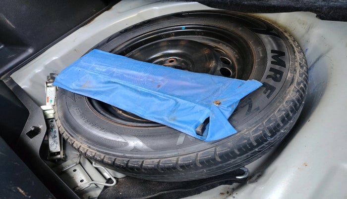 2017 Maruti Baleno DELTA PETROL 1.2, Petrol, Manual, 1,18,985 km, tyre