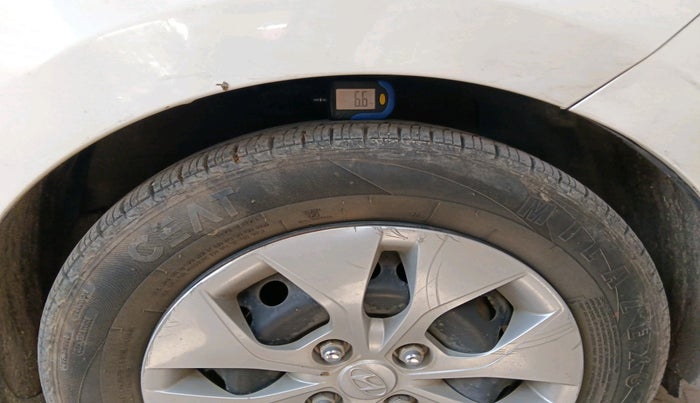 2015 Hyundai Xcent S 1.2, Petrol, Manual, 72,399 km, tyre