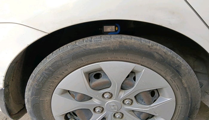 2015 Hyundai Xcent S 1.2, Petrol, Manual, 72,399 km, tyre