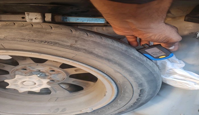 2015 Hyundai Grand i10 ASTA 1.1 CRDI (O), Diesel, Manual, 70,657 km, tyre