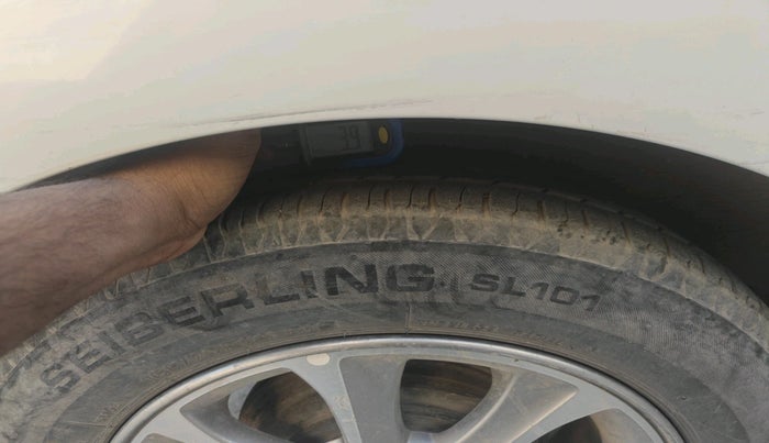 2015 Hyundai Grand i10 ASTA 1.1 CRDI (O), Diesel, Manual, 70,657 km, tyre