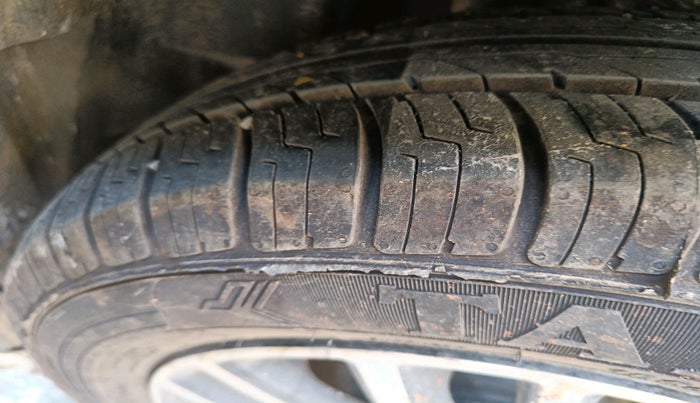 2017 Maruti Dzire ZXI PLUS AMT, Petrol, Automatic, 58,441 km, tyre