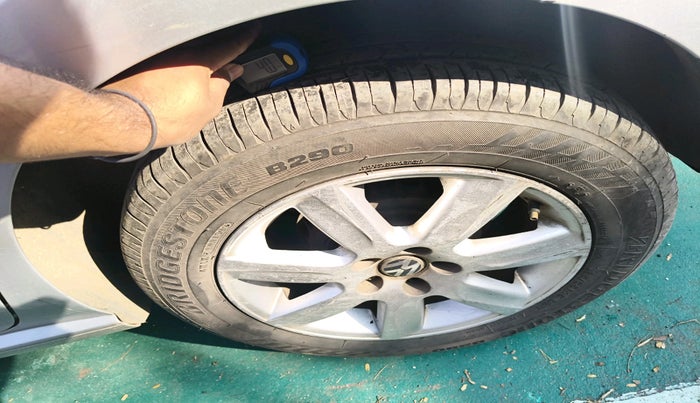 2011 Volkswagen Polo HIGHLINE DIESEL, Diesel, Manual, 1,56,919 km, tyre