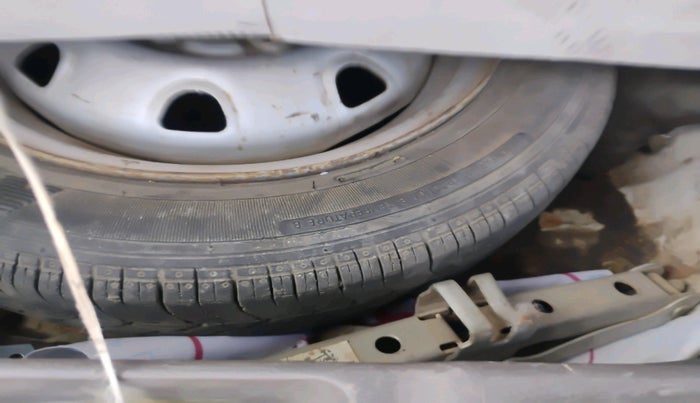 2011 Maruti Zen Estilo LXI, Petrol, Manual, 1,02,057 km, tyre