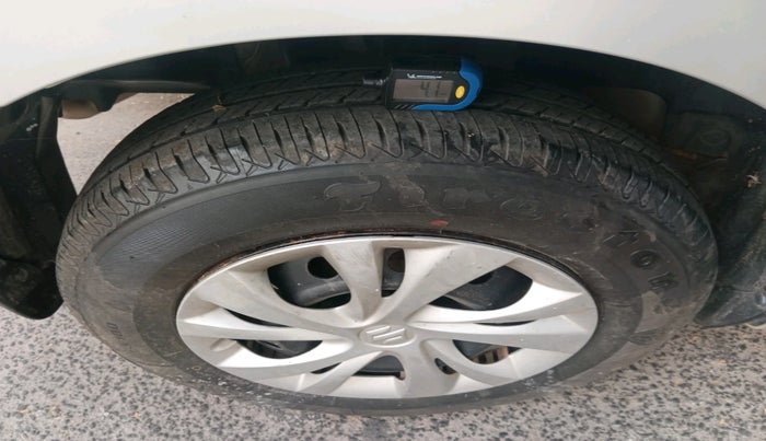 2018 Maruti Swift VXI, Petrol, Manual, 74,707 km, tyre