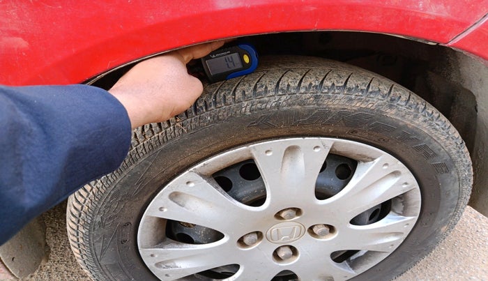 2015 Honda Brio S MT, Petrol, Manual, 64,776 km, tyre