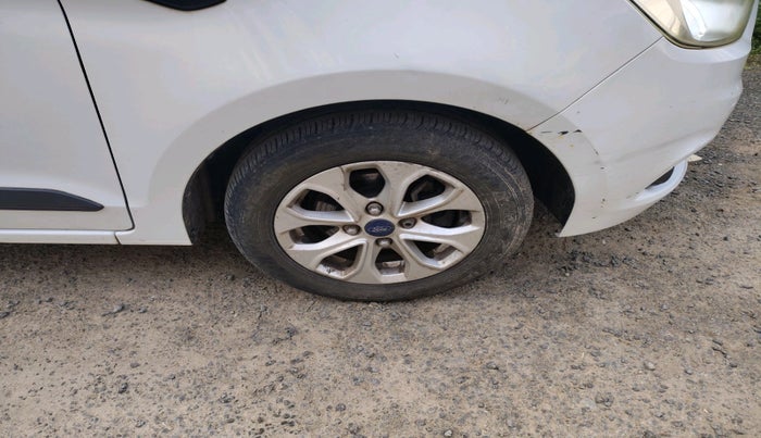 2017 Ford New Figo TITANIUM 1.2 PETROL MT, Petrol, Manual, 1,00,578 km, tyre