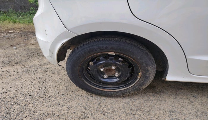 2017 Ford New Figo TITANIUM 1.2 PETROL MT, Petrol, Manual, 1,00,578 km, tyre