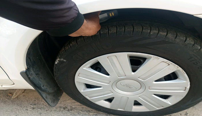 2014 Ford Classic LXI 1.4 DIESEL, Diesel, Manual, 60,286 km, tyre