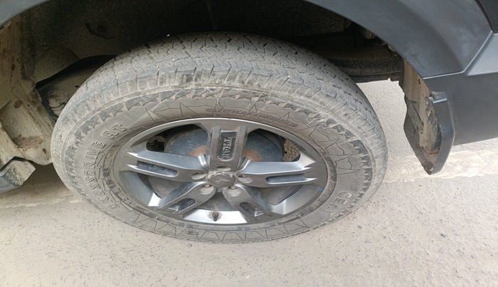 2024 Mahindra Thar LX D HT 2WD MT, Diesel, Manual, 38,214 km, tyre