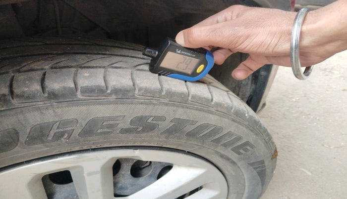 2017 Maruti Vitara Brezza VDI (O), Diesel, Manual, 97,999 km, tyre