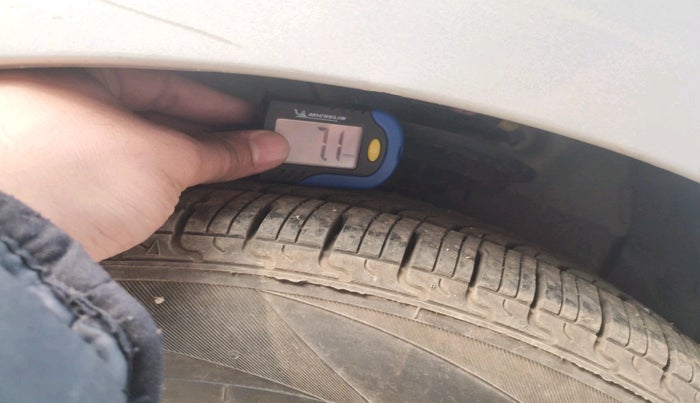 2014 Hyundai Grand i10 MAGNA 1.2 KAPPA VTVT, Petrol, Manual, 1,04,056 km, tyre