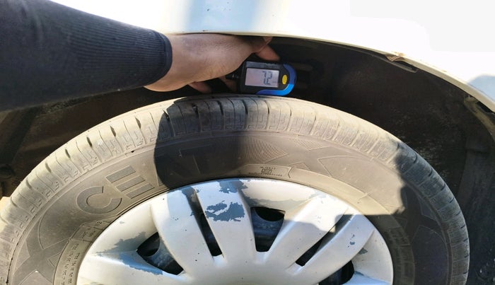 2017 Maruti Alto 800 LXI, Petrol, Manual, 1,17,920 km, tyre