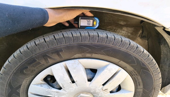 2017 Maruti Alto 800 LXI, Petrol, Manual, 1,17,920 km, tyre