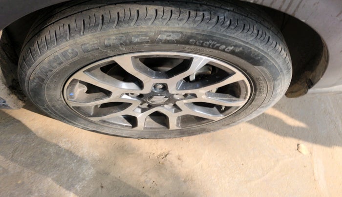 2023 Maruti XL6 ZETA MT, Petrol, Manual, 57,841 km, tyre