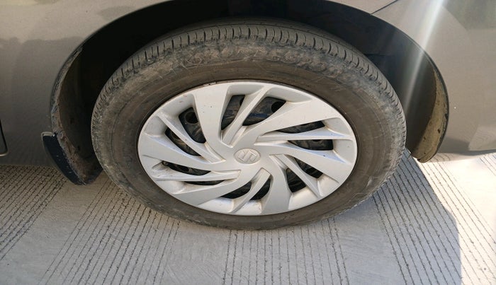 2020 Maruti Ertiga VXI CNG, Petrol, Manual, 1,20,099 km, tyre