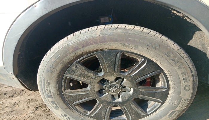 2013 Audi Q3 2.0 QUATTRO TDI AT, Diesel, Automatic, 1,07,073 km, tyre