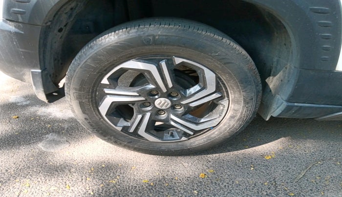 2023 Maruti BREZZA VXI, Petrol, Manual, 39,241 km, tyre