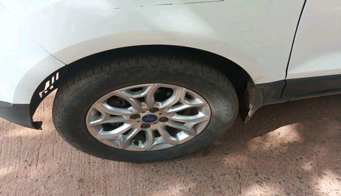 2014 Ford Ecosport TITANIUM 1.5L DIESEL, Diesel, Manual, 1,79,964 km, tyre