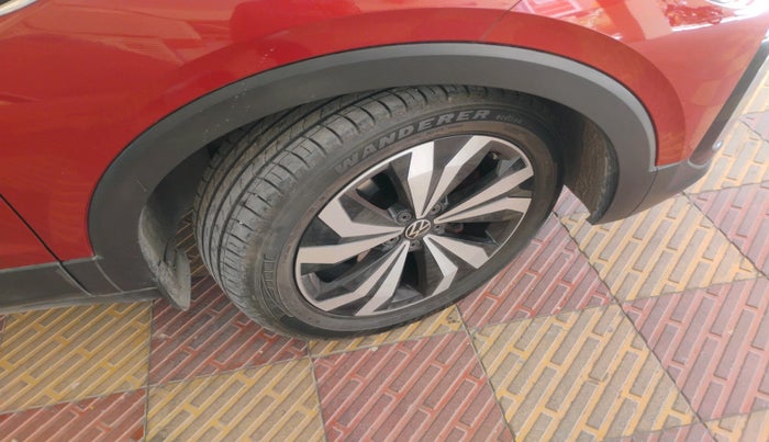 2024 Volkswagen TAIGUN GT PLUS 1.5 TSI DSG, Petrol, Automatic, 21,043 km, tyre