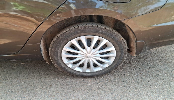 2016 Maruti Ciaz VXI, Petrol, Manual, 1,06,474 km, tyre