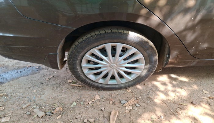 2016 Maruti Ciaz VXI, Petrol, Manual, 1,06,474 km, tyre