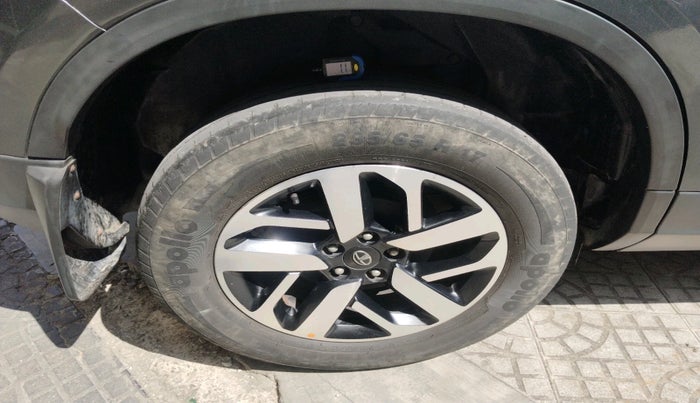 2020 Tata Harrier XZA 2.0L, Diesel, Automatic, 49,851 km, tyre