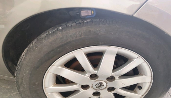 2012 Renault Fluence 1.5 E2, Diesel, Manual, 1,88,669 km, tyre