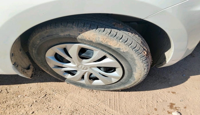 2020 Maruti Swift VXI, Petrol, Manual, 93,679 km, tyre