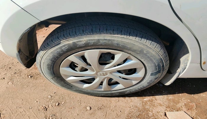 2020 Maruti Swift VXI, Petrol, Manual, 93,679 km, tyre