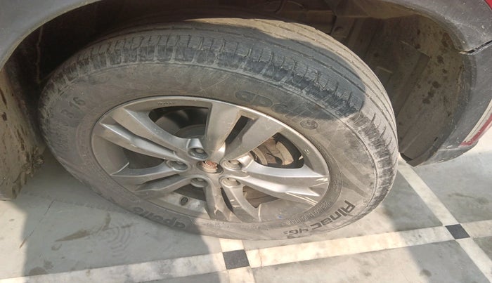 2017 Maruti Vitara Brezza ZDI, Diesel, Manual, 55,232 km, tyre