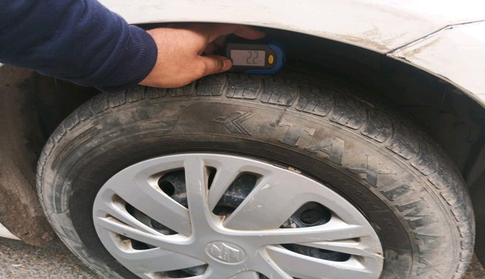 2017 Maruti Swift VXI O, Petrol, Manual, 1,30,789 km, tyre