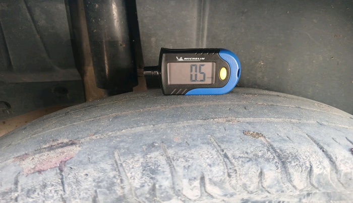 2017 Maruti Ertiga VDI SHVS, Diesel, Manual, 2,30,128 km, tyre