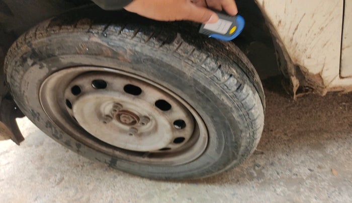 2018 Mahindra Kuv100 K2 TRIP CNG, Petrol, Manual, 52,049 km, tyre